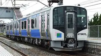Train série HB-E210 sur la ligne Senseki-Tōhoku.