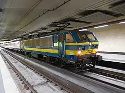 Une 27 arrivant en gare de Bruxelles-Schuman.