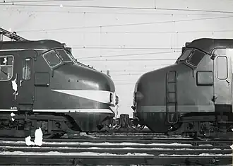 Rames dans les deux livrées.