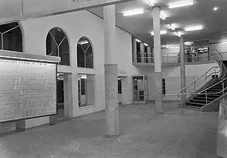 Entrée de la gare en 1953.