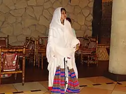 Éthiopienne en habit traditionnel (2011).