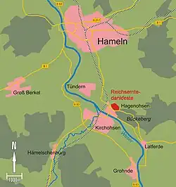 Plan en couleurs indiquant la localisation de la fête des récoltes, au sud de la ville de Hamelin.