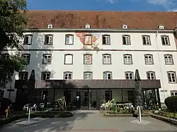 Maison de retraite, ancien emplacement du château impérial, 1 rue du Château (XVIIIe et XIXe&nbsp;siècles).