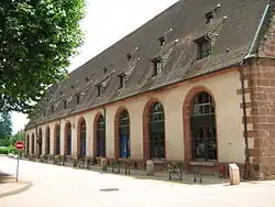 La façade de la Halle aux blés, nouveau musée de Bouxwiller.