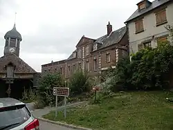 Grande maison, derrière les halles