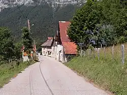 Entrée du hameau de Vieille-Église.