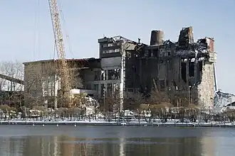 Centrale électrique A en voie de démolition (2008).
