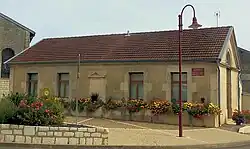 Lavoir rue de Favières.