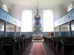 Intérieur de l'église protestante.