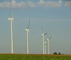 Les cinq éoliennes vues depuis Haspres.