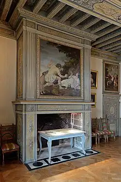 Cheminée monumentale du XVIe&nbsp;siècle.