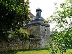 Pigeonnier du château des Charreaux.