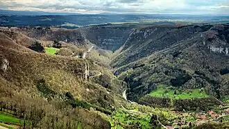 L'entrée des gorges de Nouailles depuis le belvédère de La Roche.