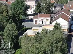 Une partie du carreau de fosse vu depuis le sommet du terril no&nbsp;157.