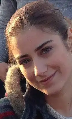 Description de l'image Hazal Kaya.jpg.