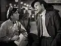 Avec Scott Brady (à d.), dans Il marchait dans la nuit (1948)