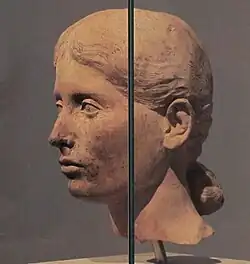 Portrait de jeune fille. Terre cuite, anciennement peinte, grandeur nature. Italie centrale (?), 30-1 AEC. Altes Museum, Berlin