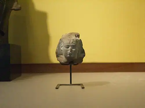 Tête d'un ouchebti de ChabakaMusée du Louvre.