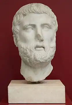 Portrait d'un jeune homme barbu