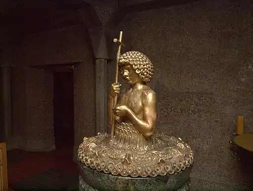 Sculpture de Saint Jean-Baptiste dans la crypte de l'Église du Saint-Esprit&nbsp;(de), à Vienne (en 2011).