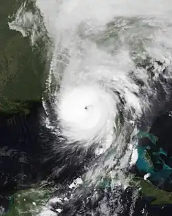 Helene le 27 septembre à son apex tout près de toucher la côte de Floride.
