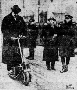 Henry Norman arrivant à la Chambre des Lords en 1919.