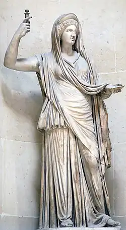 Statue d'Héra du type dit d'Héra Campana. Copie romaine d'un original grec du IIIe&nbsp;siècle&nbsp;av. J.-C. Musée du Louvre.