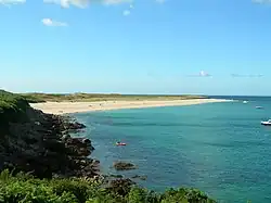 La plus grande plage d'Herm Shell beach et la pointe du Gentilhomme