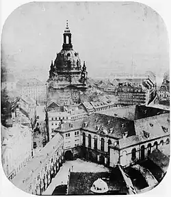 Frauenkirche de Dresde. Épreuve sur papier salé, vers 1857.