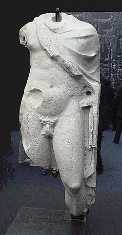 Statue d'un Ptolémée III sous la forme du dieu Thot-Hermès.