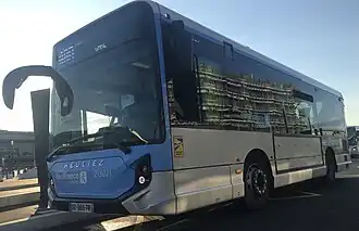 Le Heuliez Bus GX 137 no&nbsp;213021 de la ligne 480 à son terminus Orly 1, 2, 3.