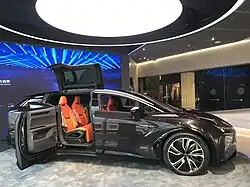 HiPhi X de production avec porte ouverte