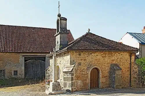 Chapelle et croix.