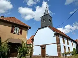 L'église protestante côté porche.