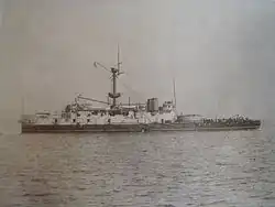 Le croiseur HMS&nbsp;Victoria (1893), l'une des fiertés de l’arsenal d’Elswick.