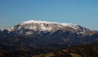 Vue du sommet depuis Pretul.