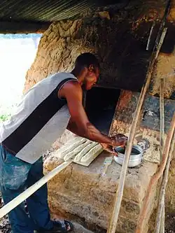 Pelle à pain et à pizza.