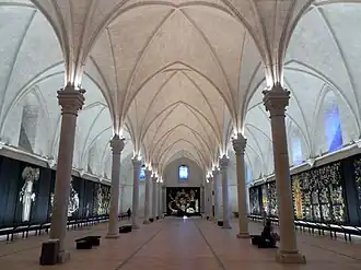 Voute angevine de la salle des malades de l'ancien hôpital Saint-Jean d'Angers, en tuffeau de la Loire.
