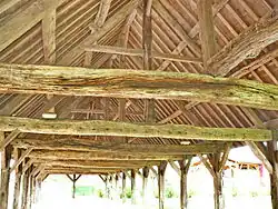 Charpente de la halle d'Hornoy.