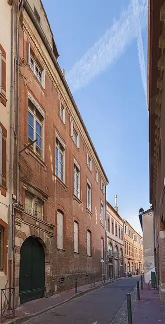 no 11 : façade de l'hôtel Hébrard (ou de Claude de Saint-Félix).