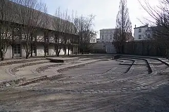 Cour haute avec l'emplacement de la salle des États généraux.