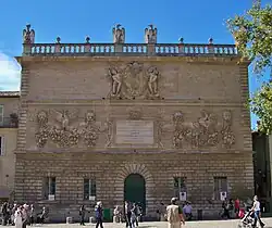 L'hôtel des Monnaies.