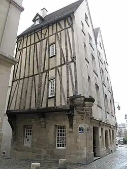 Maison à colombages au no&nbsp;12.