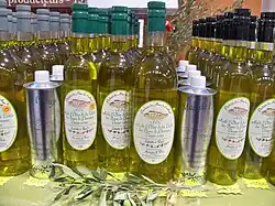 Huile d'olive des Baux-de-Provence.