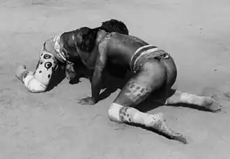 Lutte durant un kuarup en 1998.