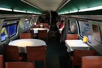 Restaurant à l'étage supérieur.