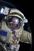 Lors de la deuxième activité extravéhiculaire (EVA) de sa première mission. Skvortsov et Artemiev ont lâché un microsatellite, inspecté l'extérieur de l'ISS et changé des expériences externes.