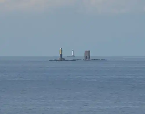 La tour de la Meloria et les deux phares