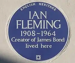 Plaque bleue de Ian Fleming à Belgravia, à Londres.