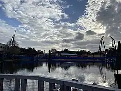 Construction de Ice Breaker à SeaWorld Orlando.